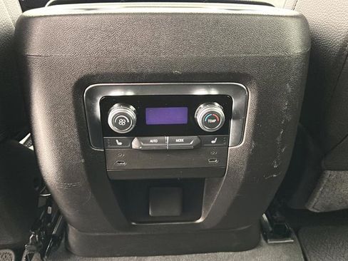 Used 2025 GMC Yukon XL Denali AWD/4WD image 11