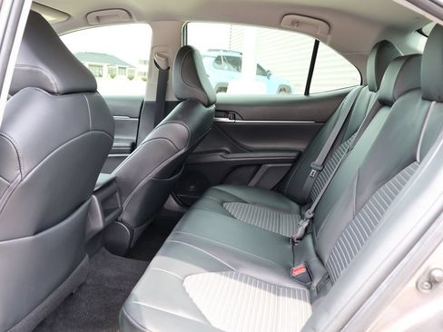 Used 2021 Toyota Camry SE FWD image 17