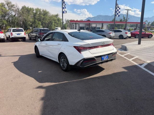 Used 2024 Hyundai Elantra SEL FWD image 8