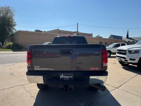 Used 2011 GMC Sierra 2500 SLT w/ SLT Convenience Package image 4
