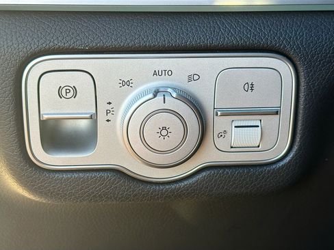 Used 2022 Mercedes-Benz GLE 350 GLE 350 w/ Premium Package image 35