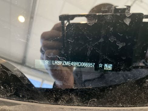 Used 2024 Buick Envision Preferred image 27