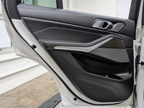 Used 2022 BMW X5 M50i w/ Premium Package image 18