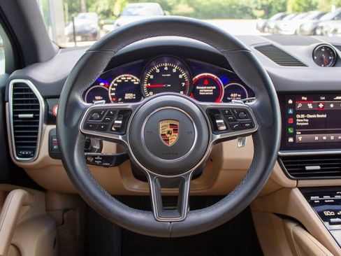 Used 2022 Porsche Cayenne S Platinum image 14