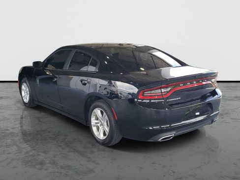Used 2022 Dodge Charger SXT RWD image 3