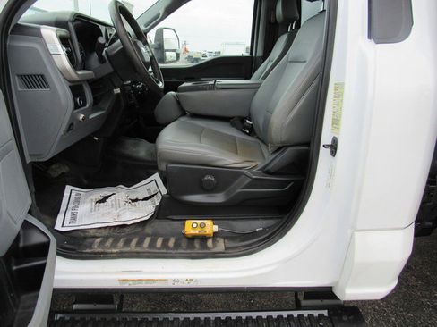 Used 2023 Ford F550 4x4 Regular Cab Super Duty image 19