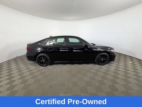Used 2025 Honda Civic Sport image 3