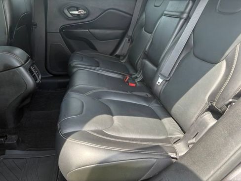 Used 2016 Jeep Cherokee Limited FWD image 11