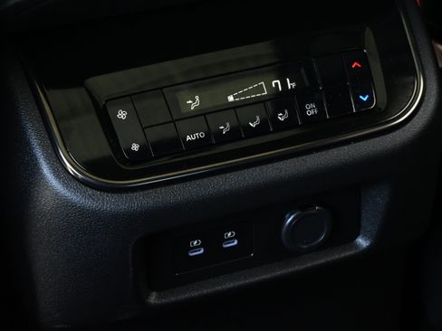 Used 2026 Nissan Armada NISMO AWD/4WD image 30