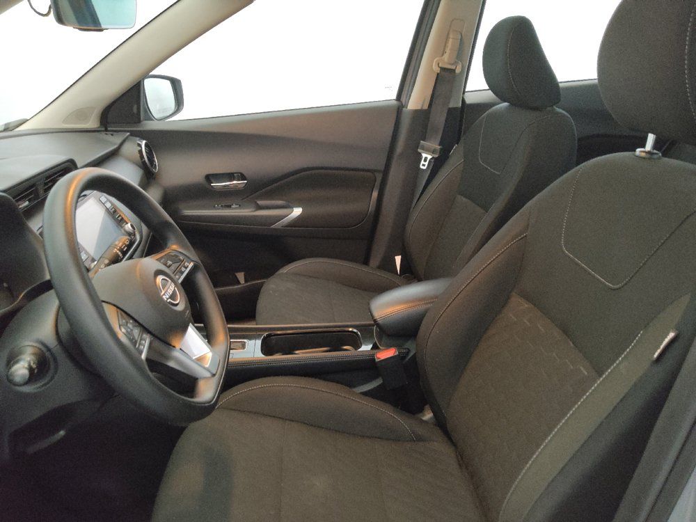Used 2024 Nissan Kicks SV w/ Interior Electronics Package FWD image 17
