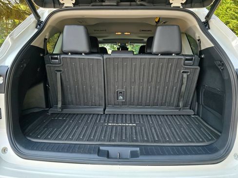 Used 2020 Toyota Highlander XLE AWD/4WD image 22