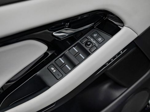 Used 2024 Land Rover Range Rover Evoque Dynamic SE image 76