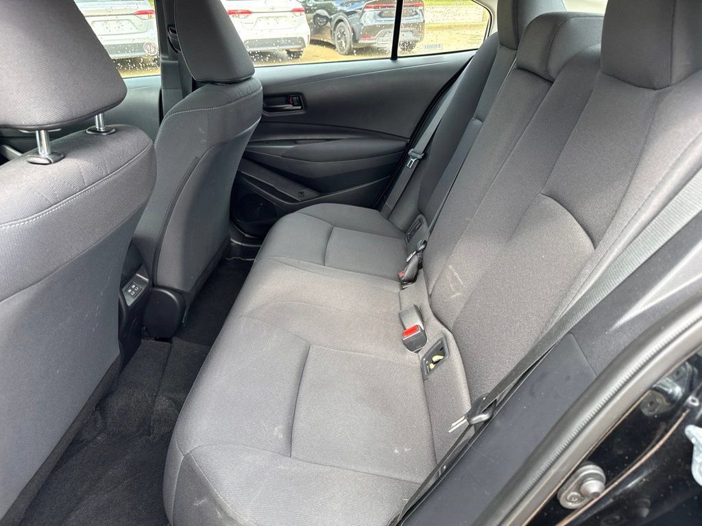 Used 2025 Toyota Corolla LE FWD image 15