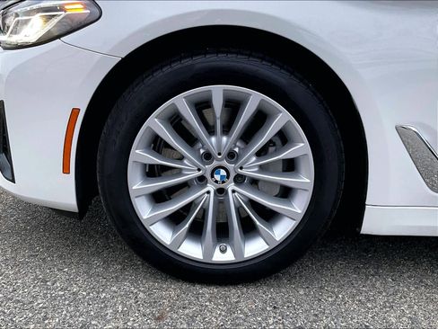 Used 2023 BMW 530i xDrive w/ Premium Package image 7