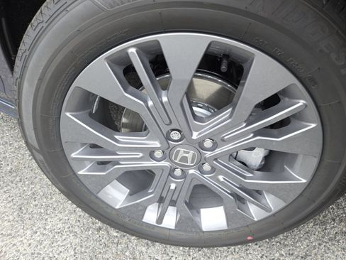 New 2026 Honda Odyssey Touring image 13