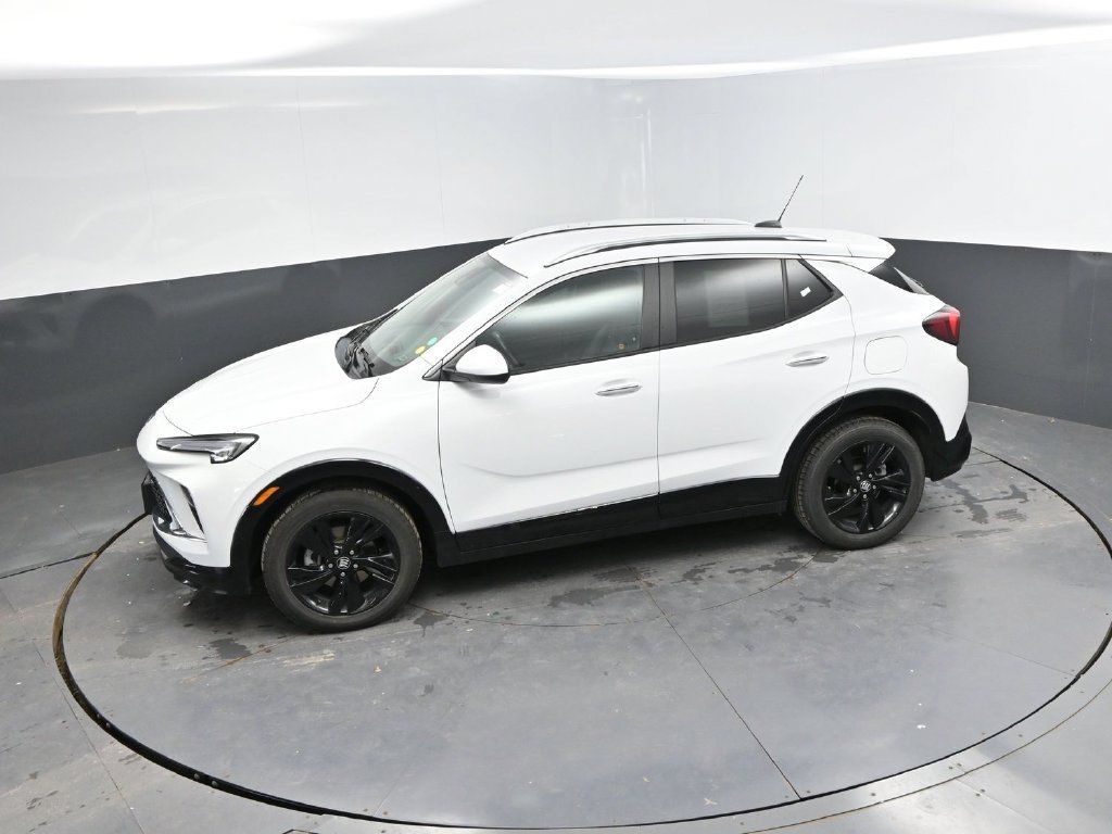 Used 2024 Buick Encore GX Sport Touring FWD image 26