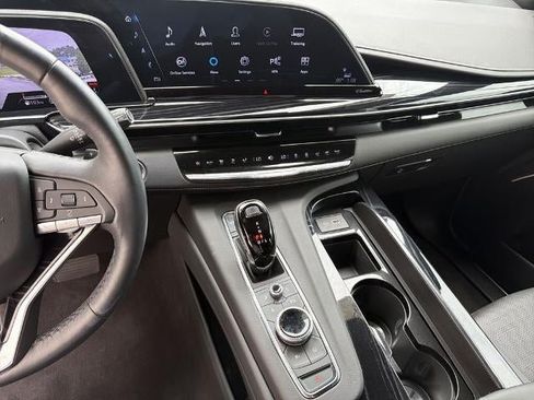 Certified 2024 Cadillac Escalade Sport w/ LPO, ONYX Package AWD/4WD image 30