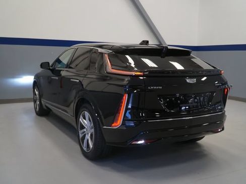 Certified 2024 Cadillac Lyriq Tech w/ Driver Assist Package AWD/4WD image 3