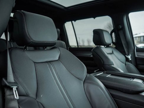 New 2026 Jeep Grand Wagoneer Limited image 12