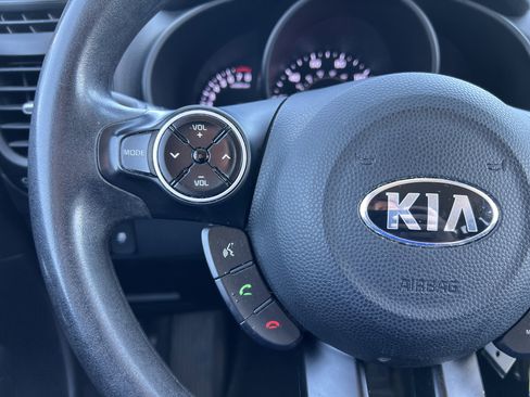 Used 2016 Kia Soul + FWD image 30