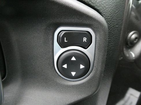 Used 2019 Jeep Wrangler Sport image 18