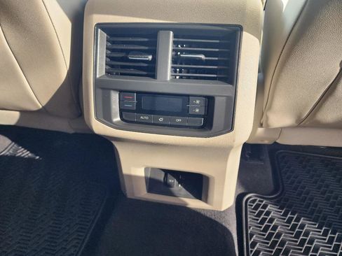 Used 2021 Volkswagen Atlas SE image 11