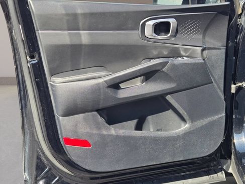 Used 2023 Kia Sorento LX FWD image 20