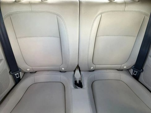 Used 2013 Volkswagen Beetle TDI FWD image 31