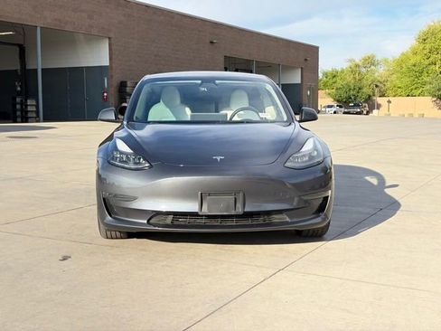 Used 2023 Tesla Model 3 Standard Range image 4