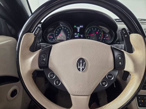 Used 2011 Maserati GranTurismo Convertible RWD image 15