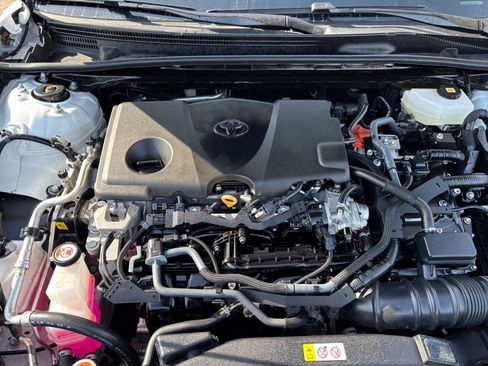 Used 2025 Toyota Camry SE image 33