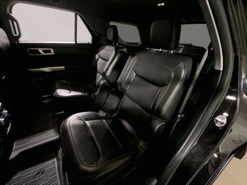 Used 2022 Ford Explorer XLT w/ Equipment Group 202A image 14