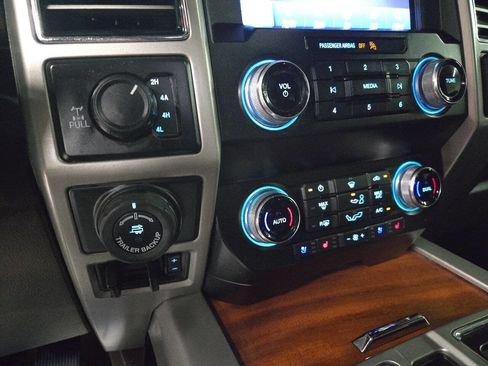 Used 2019 Ford F150 King Ranch w/ Equipment Group 601A Luxury image 20