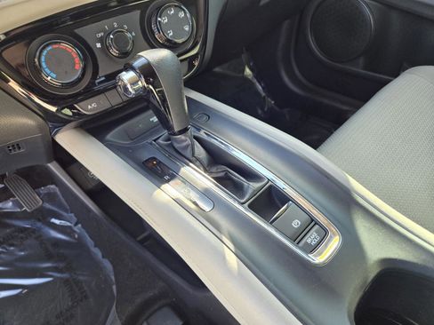 Used 2020 Honda HR-V LX image 17