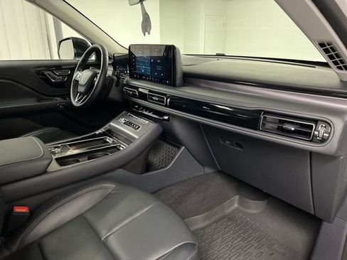 Used 2025 Lincoln Aviator Premiere image 30