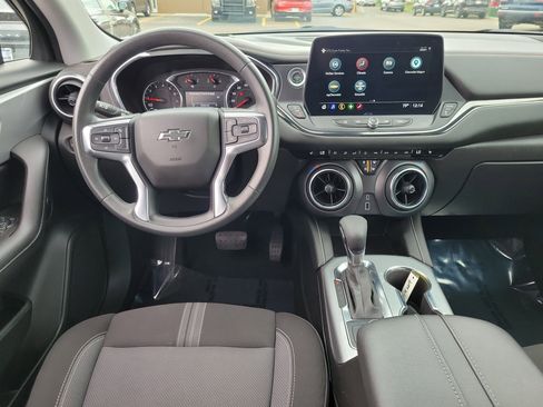Used 2025 Chevrolet Blazer LT AWD/4WD image 10