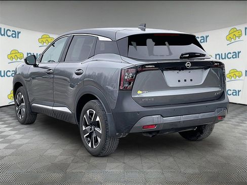 Used 2025 Nissan Kicks SV image 4