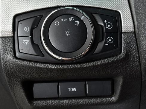 Used 2013 Ford Explorer XLT AWD/4WD image 31