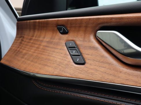 New 2025 Jeep Grand Cherokee Summit image 51