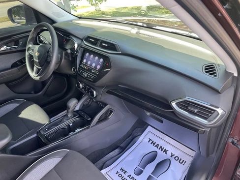 Used 2022 Chevrolet TrailBlazer LT w/ Convenience Package FWD image 30