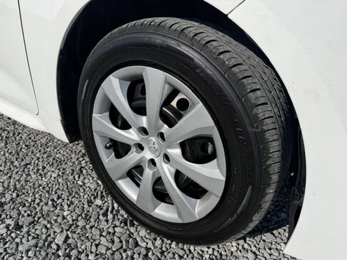 Used 2021 Toyota Corolla LE FWD image 9