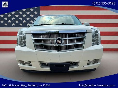 Used 2011 Cadillac Escalade ESV Platinum AWD/4WD image 3