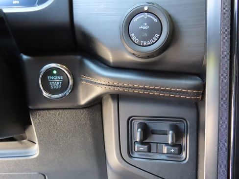 Used 2023 Ford Expedition Platinum AWD/4WD image 12