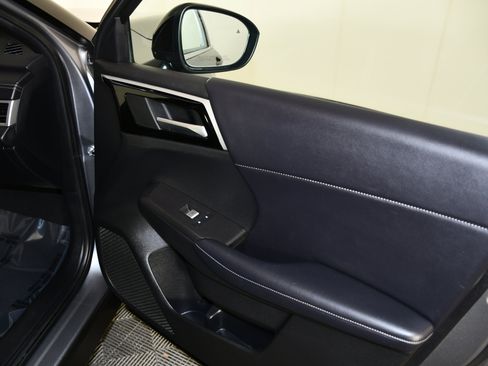 Used 2024 Mitsubishi Outlander SE Black Edition image 38