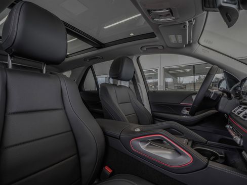 Certified 2026 Mercedes-Benz GLE 450 4MATIC image 32