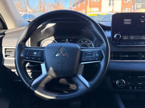 Used 2024 Mitsubishi Outlander Ralliart image 25