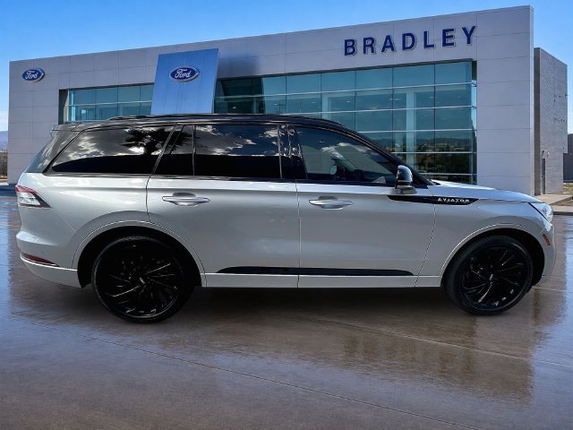Used 2023 Lincoln Aviator Black Label AWD/4WD image 8