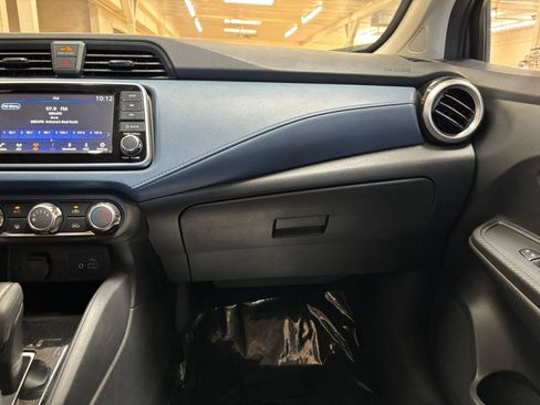 Used 2025 Nissan Versa SV FWD image 33