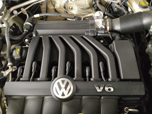 Used 2021 Volkswagen Atlas SE w/ Towing Package FWD image 30