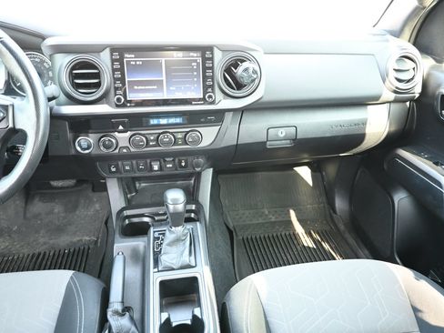 Used 2021 Toyota Tacoma TRD Off-Road w/ Technology Package AWD/4WD image 25